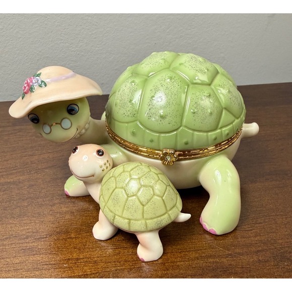 Ardleigh Elliott Other - Ardleigh Elliott Grandmas Little Sweetheart Musical Turtle Trinket Box 2008